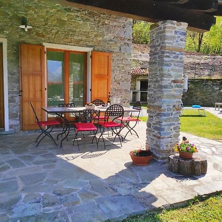 Villa Betulla con piscina privata sul lago di Como Colico Esterno foto